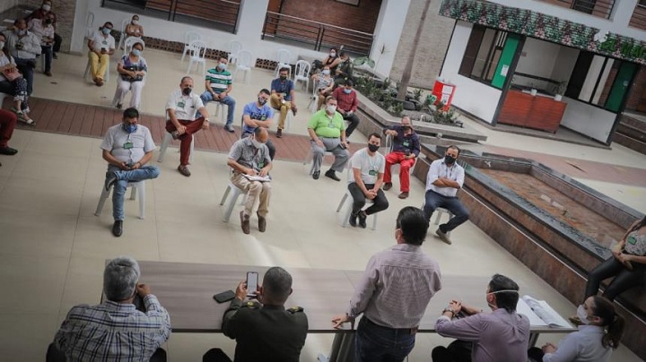 Taxistas de Ibagué piden endurecer controles contra el transporte ilegal