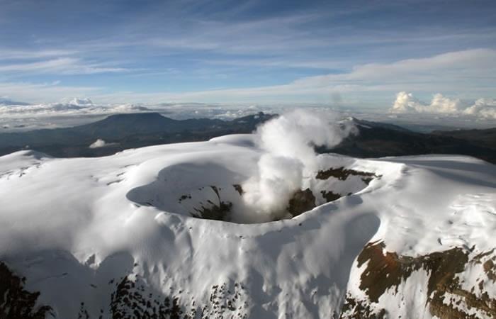 Municipios del Tolima en alerta por movimientos del volcán Nevado del Ruiz