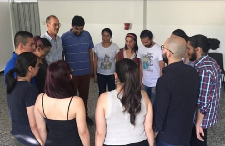 Atención en formación socioemocional a docentes del país