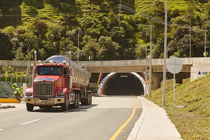 "Túnel de La Línea disminuyó 50 minutos de recorrido": Invías