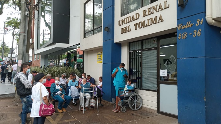 Denuncian condiciones "inhumanas" de espera en la Unidad Renal del Tolima