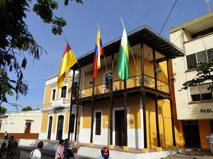 Alcaldes entregan contratos a contribuyentes de sus campañas