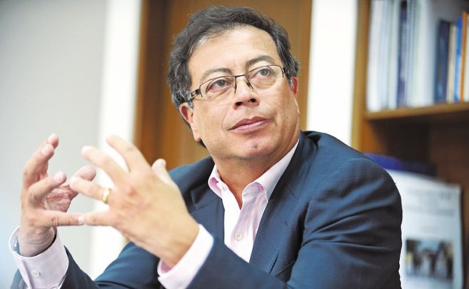 La UP lanza como precandidato presidencial a Gustavo Petro