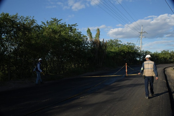 Avanza pavimentación Purificación-Chenche Asoleado pertenece a la zona de influencia del proyecto