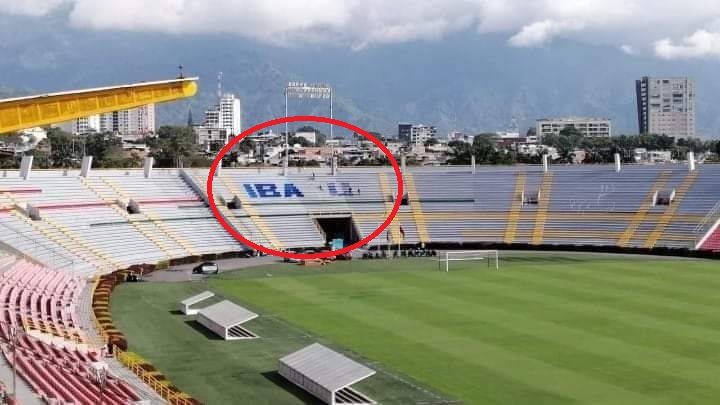 Alcaldía echa para atrás los letreros azules en el estadio Manuel Murillo Toro