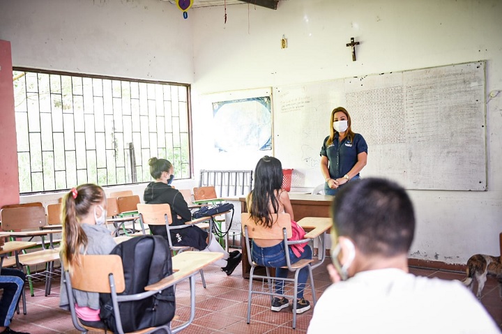 Colegios del sector rural de Ibagué regresan a clases con modelo de alternancia
