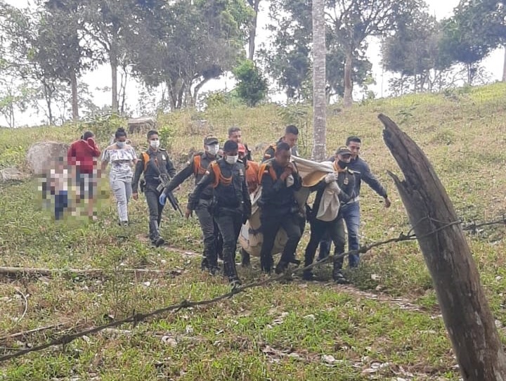Odisea para salvar a adulta mayor