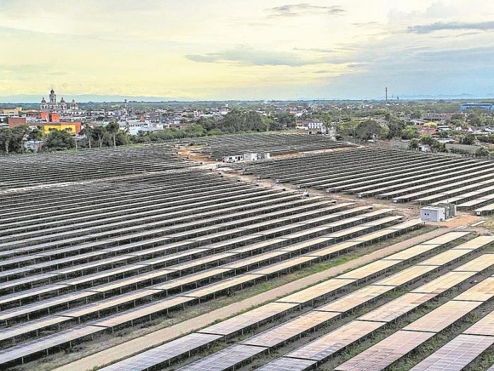 Celsia inaugura planta de energía solar en El Espinal