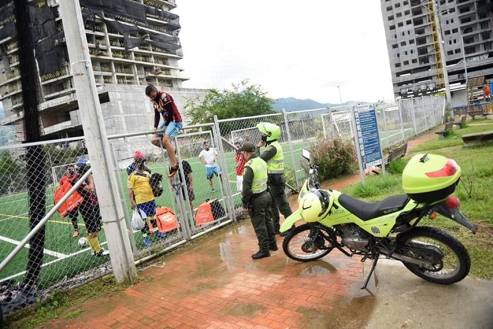 Multa de $950.000 por jugarse un partido de fútbol en cuarentena
