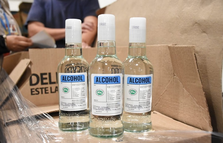 Gobernación del Tolima recibe donación de 3.900 unidades de alcohol