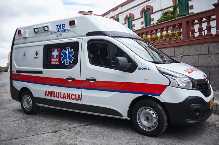 Invías entrega ambulancias a los municipios de Cajamarca y Calarcá