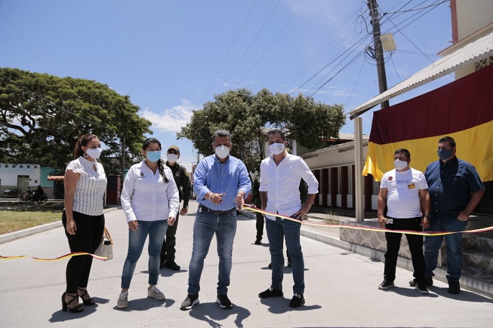 Gobernador Orozco entrega pavimentación de vías urbanas en San Luis