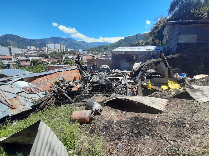 Organismos de socorro atendieron incendio estructura en Belencito Parte Alta