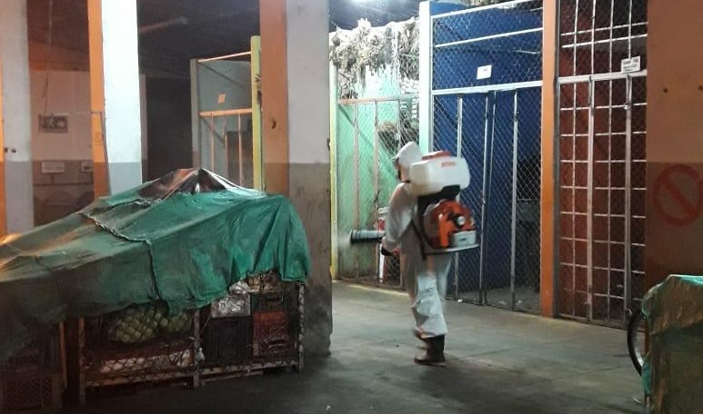 Continúan jornadas de desinfección en Plazas de Mercado de Ibagué