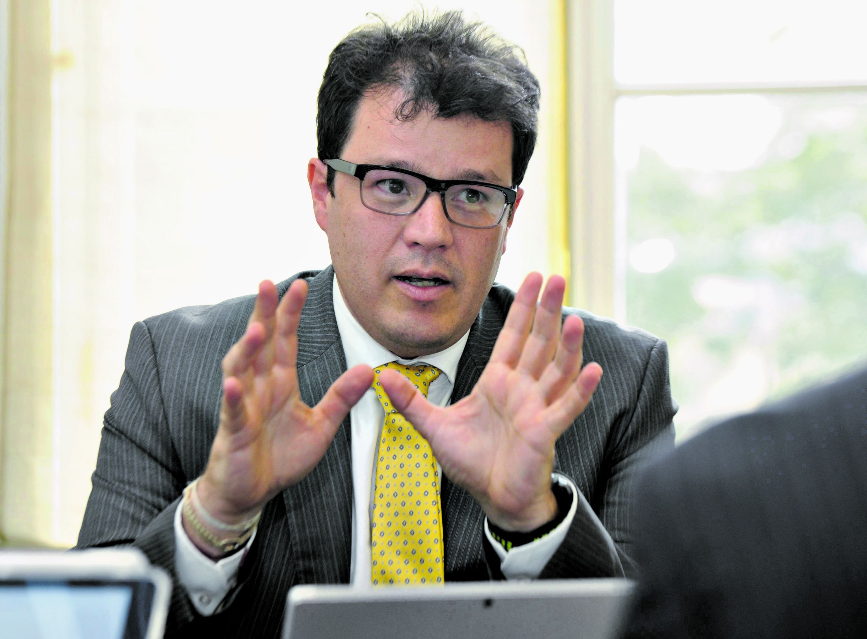 Asume responsable de sacar adelante vacunación contra la Covid -19