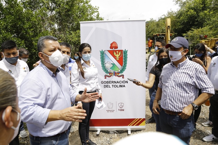 Gobernador se compromete en Chaparral a trabajar en salud, educación y vías