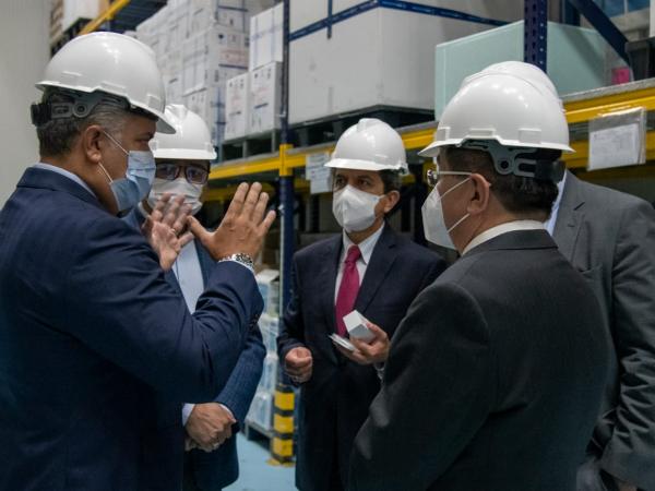 Llegan los ultracongeladores donde se almacenarán las vacunas