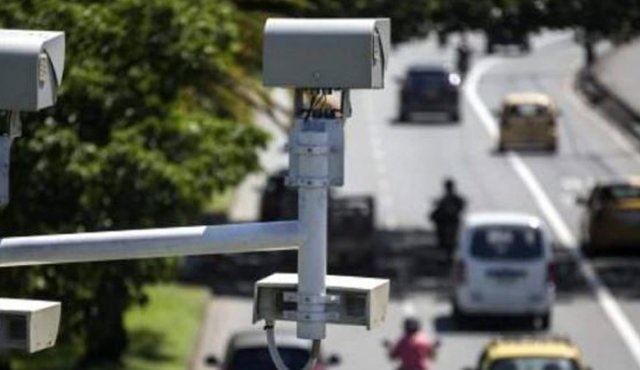 El tatequieto a las fotomultas