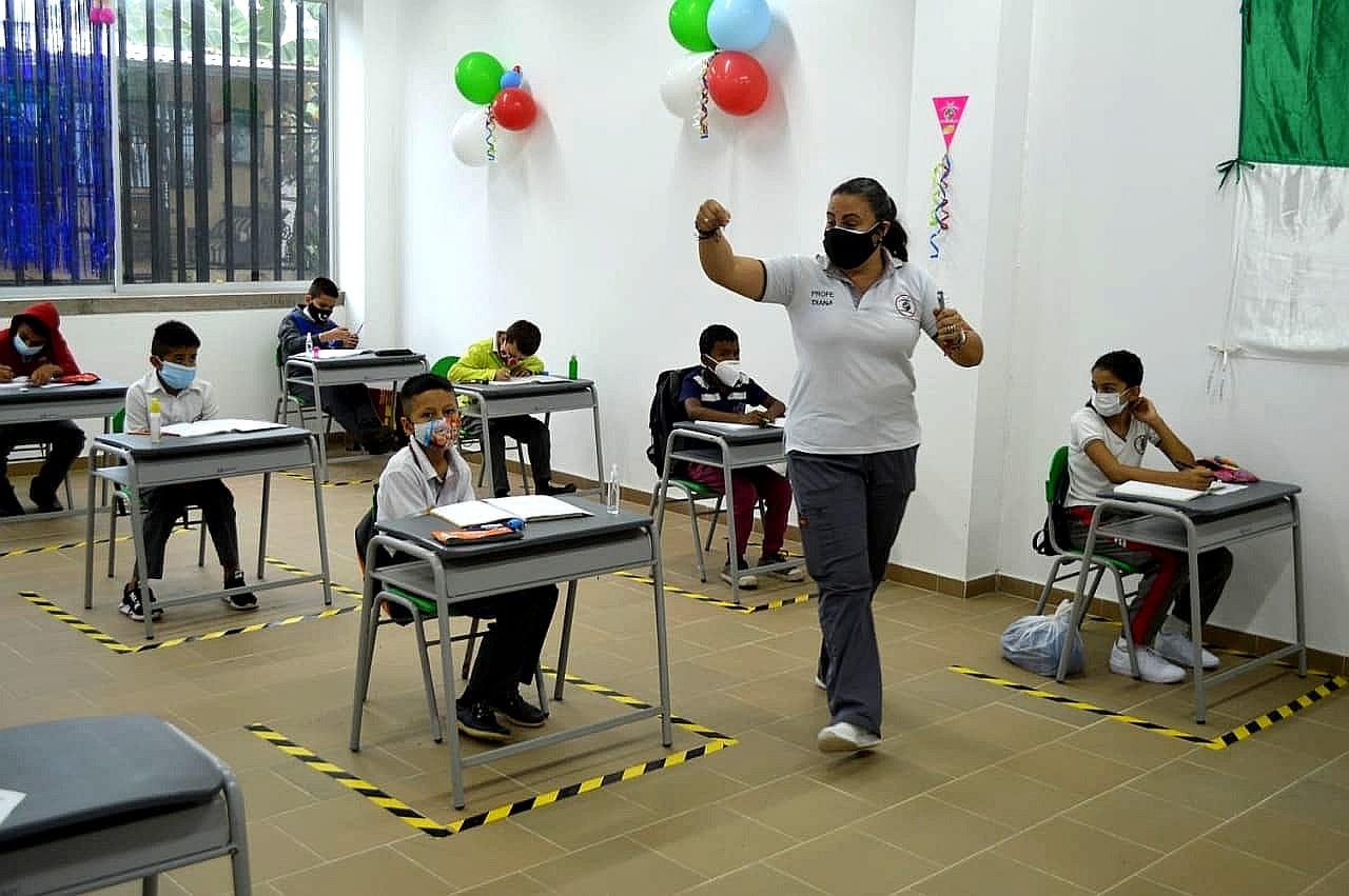 Abren más de 36.000 vacantes para docentes