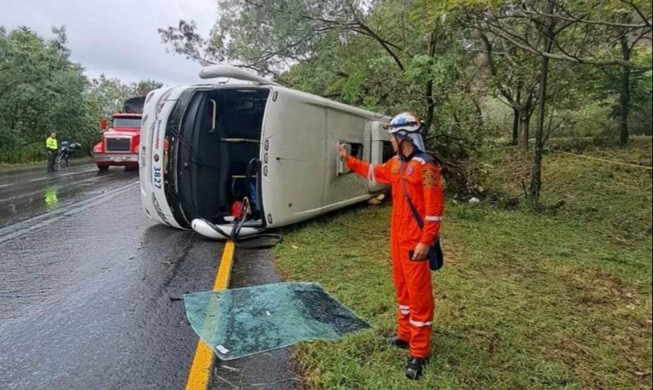 Sube el número de muertos por aparatoso accidente en la vía Ibagué - Bogotá