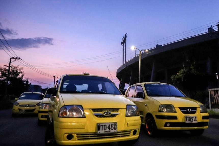 Adiós al ‘pico y placa’ nocturno para taxis los fines de semana en Ibagué
