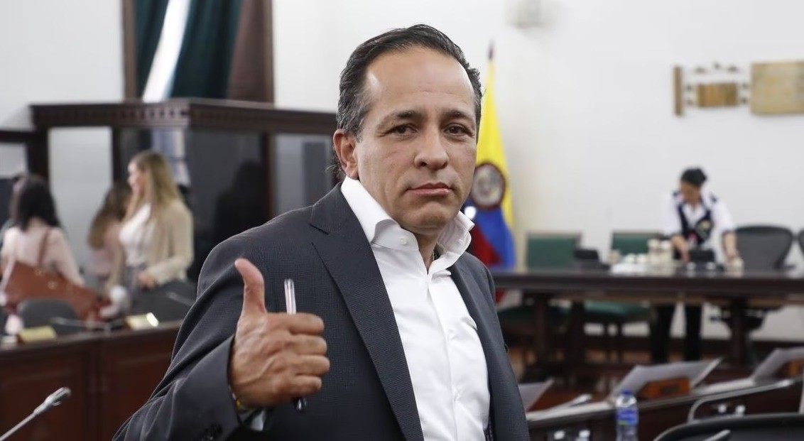 Alexander López, nuevo presidente del Senado