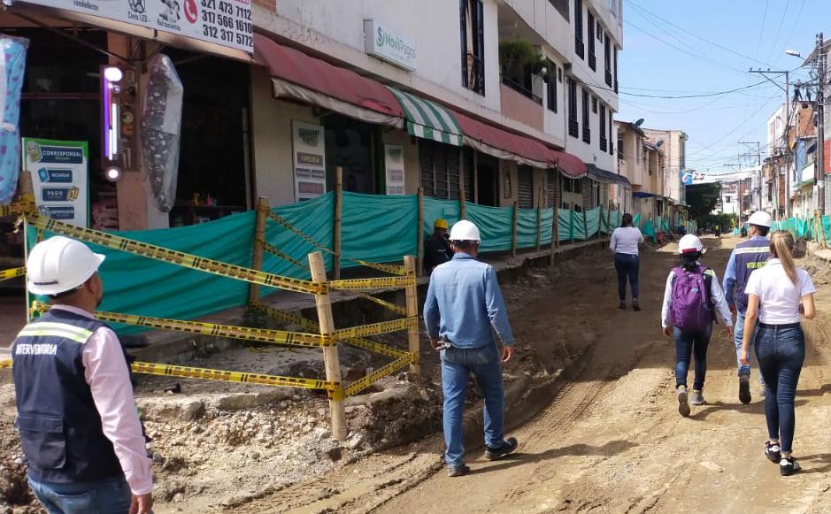 Avanza la pavimentación de varias comunas de Ibagué