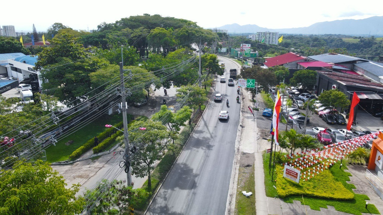 A medias fue pavimentada la avenida Mirolindo de Ibagué