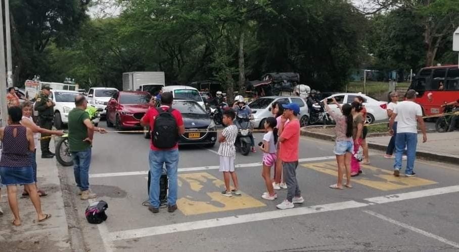 Bloquean la avenida Pedro Tafur por falta de agua potable en el sector