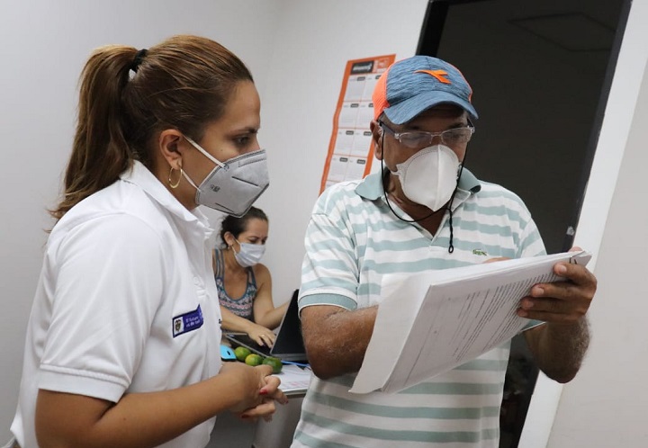 Entrega de kit nutricionales y de aseo en Cunday