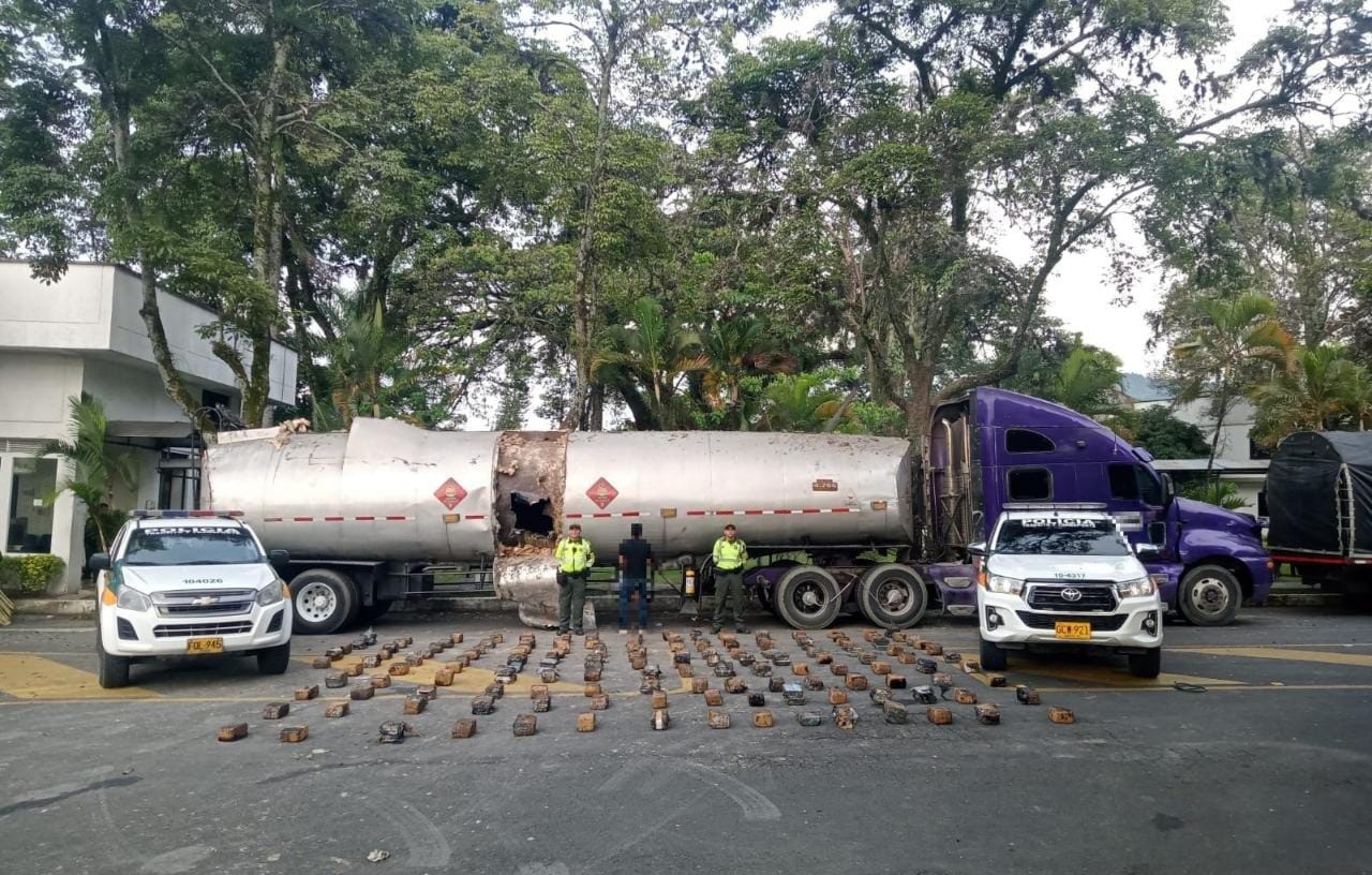Cae multimillonario cargamento de marihuana al interior de una tractomula en Ibagué