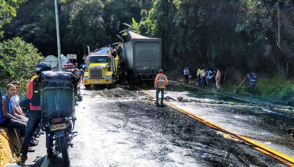 Cerrada la vía Cajamarca- Ibagué