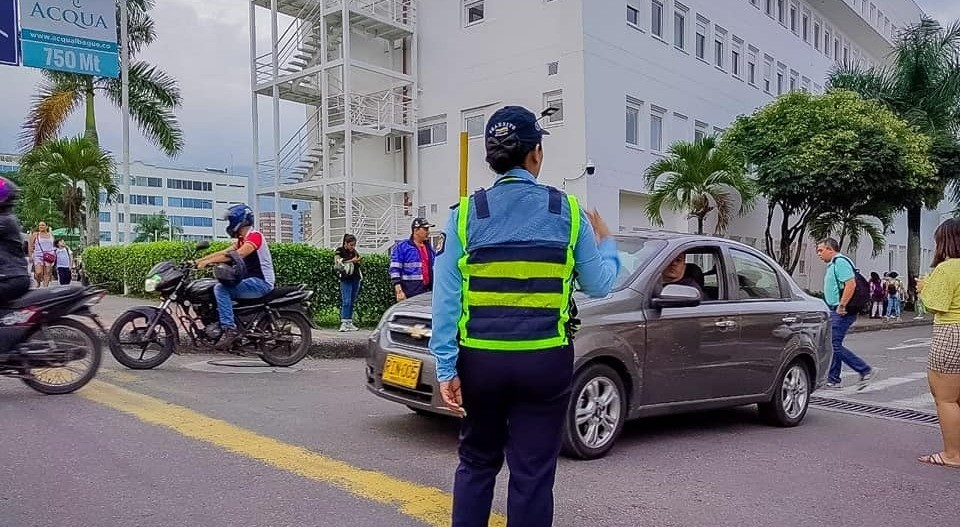 Caos en la calle 60 de Ibagué por semáforos apagados