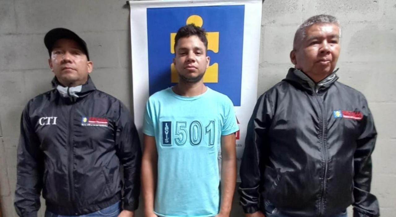 Capturado por atacar con cuchillo a su pareja sentimental en Chaparral