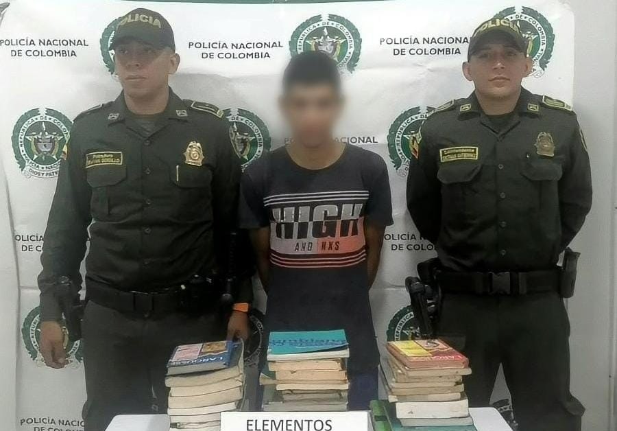 Capturan a joven por robar libros de una biblioteca pública en Ibagué