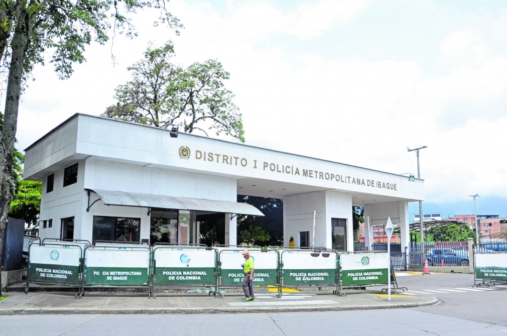 Capturan a policías acusados de extorsionar a una mujer en Ibagué