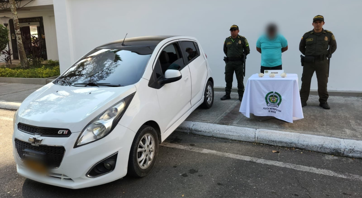Capturan hombre que movilizaba más de 400 gramos de bazuco en su carro