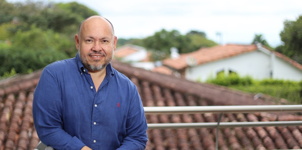 Escritor Carlos Pardo Viña recibirá reconocimiento departamental el Día del Tolima