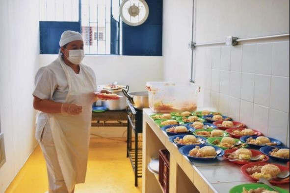 Cerca de 240 mil niños de poblaciones vulnerables en el país no están recibiendo alimentos del PAE