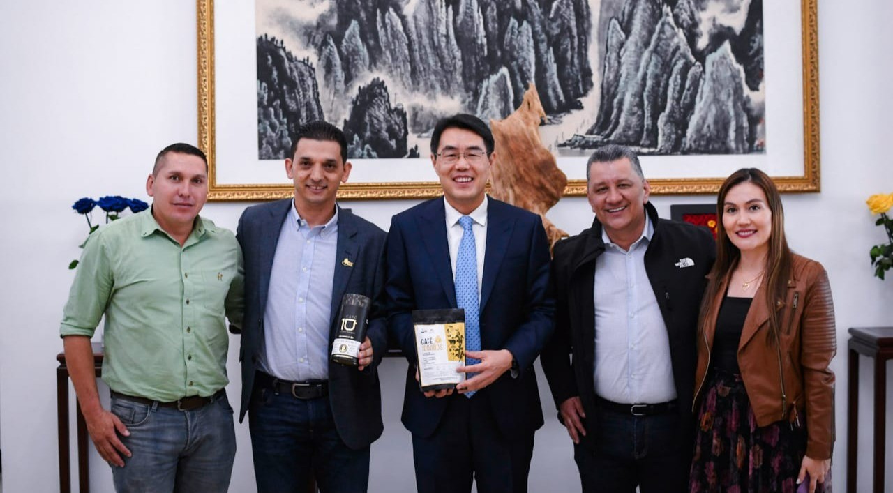 China y Tolima conversan en torno al café de especialidad y el té oriental
