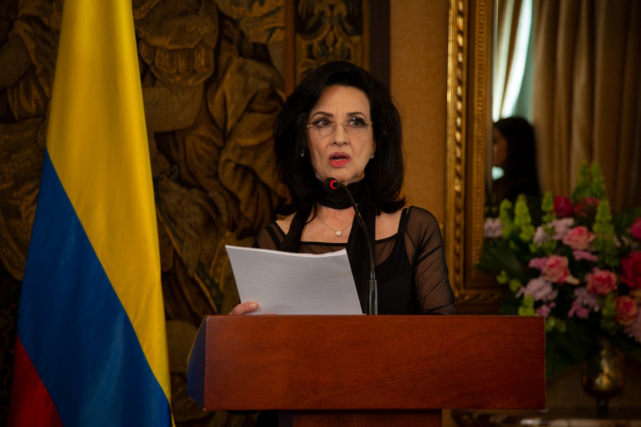 Claudia Blum, una canciller que ni fu ni fa