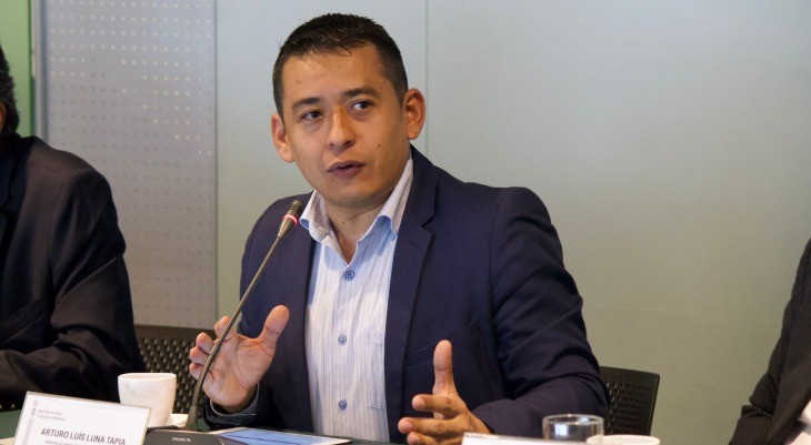 Condonan deudas a profesionales que cursaron estudios de doctorado