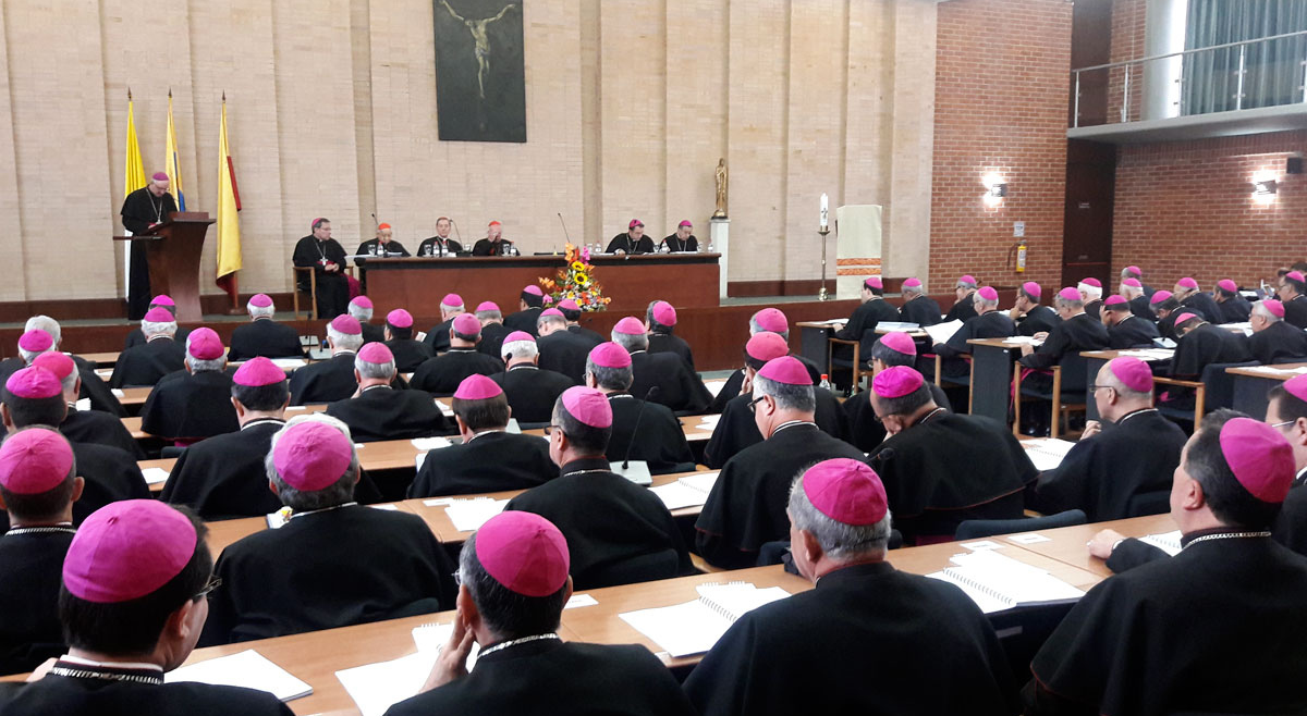 Iglesia Católica dice que recibe con esperanza el cese de fuego bilateral