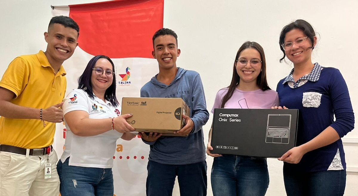 Consejeros Municipales de Juventud en Rovira recibieron nuevos kits de tecnología