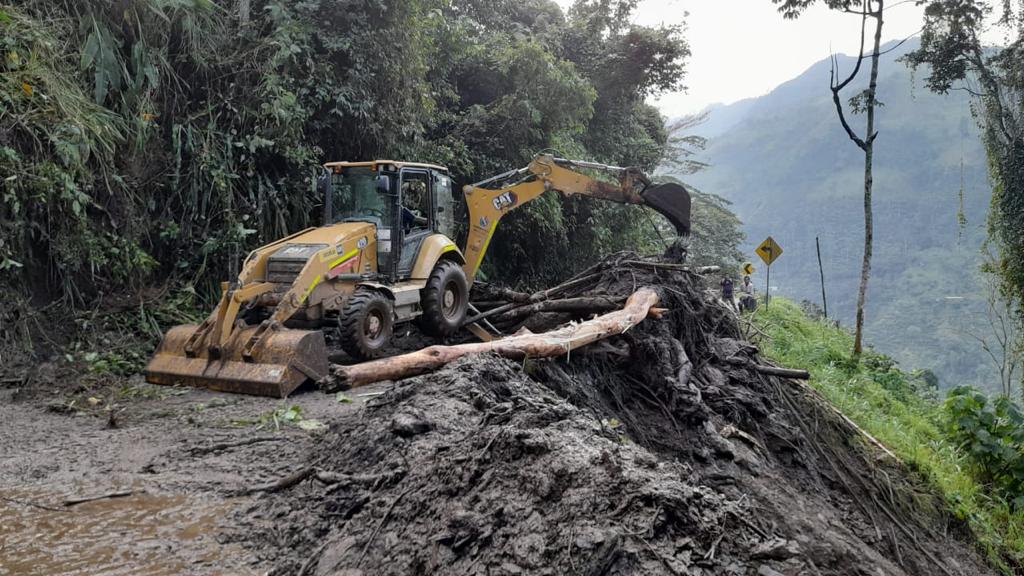 Continúan trabajos de rehabilitación en la vía a Villahermosa