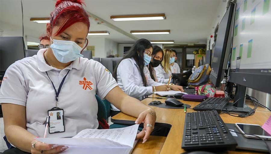 Conviértase en técnico o tecnólogo del SENA de manera virtual