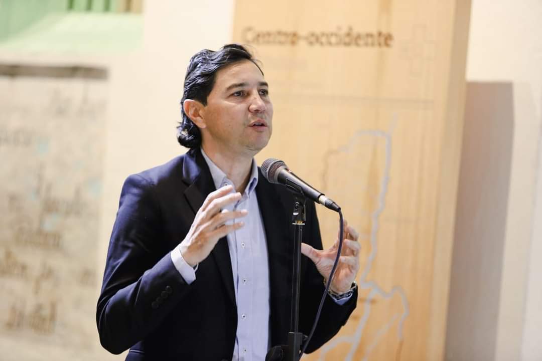 Desde Europa el alcalde Hurtado pidió más paciencia con los retrasos de la calle 103