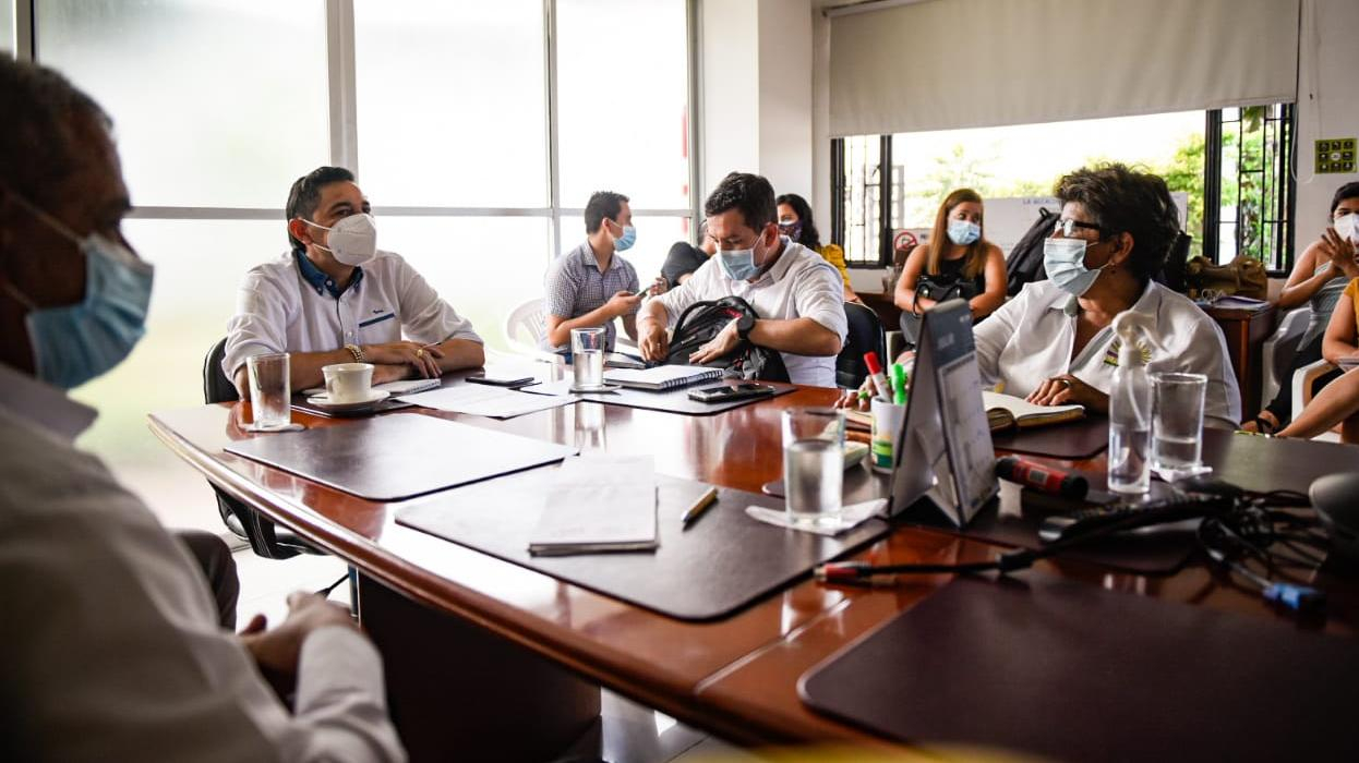 Después de 14 años otorgan nivelación salarial a funcionarios de Ibagué