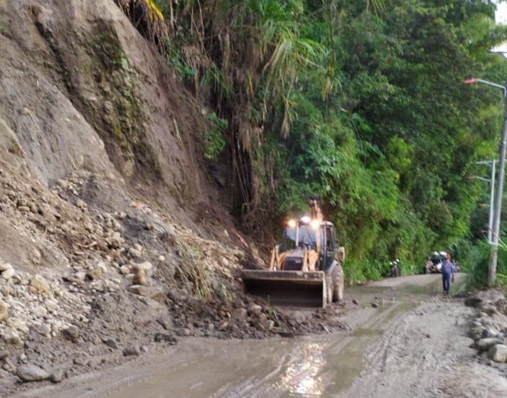 Hubo derrumbe en la vía de acceso al Cañón del Combeima