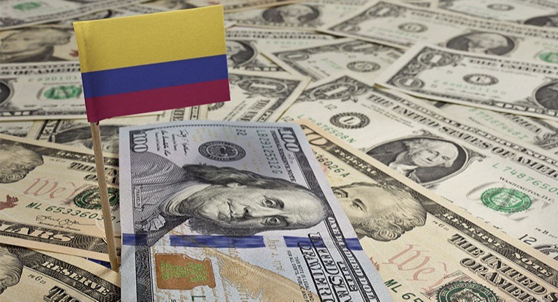 Dólar podría estar sobrevaluado en más de 300 pesos por especulación cambiaria